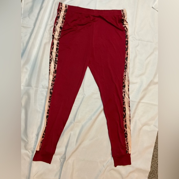 💸 Track suit - Picture 3 of 6